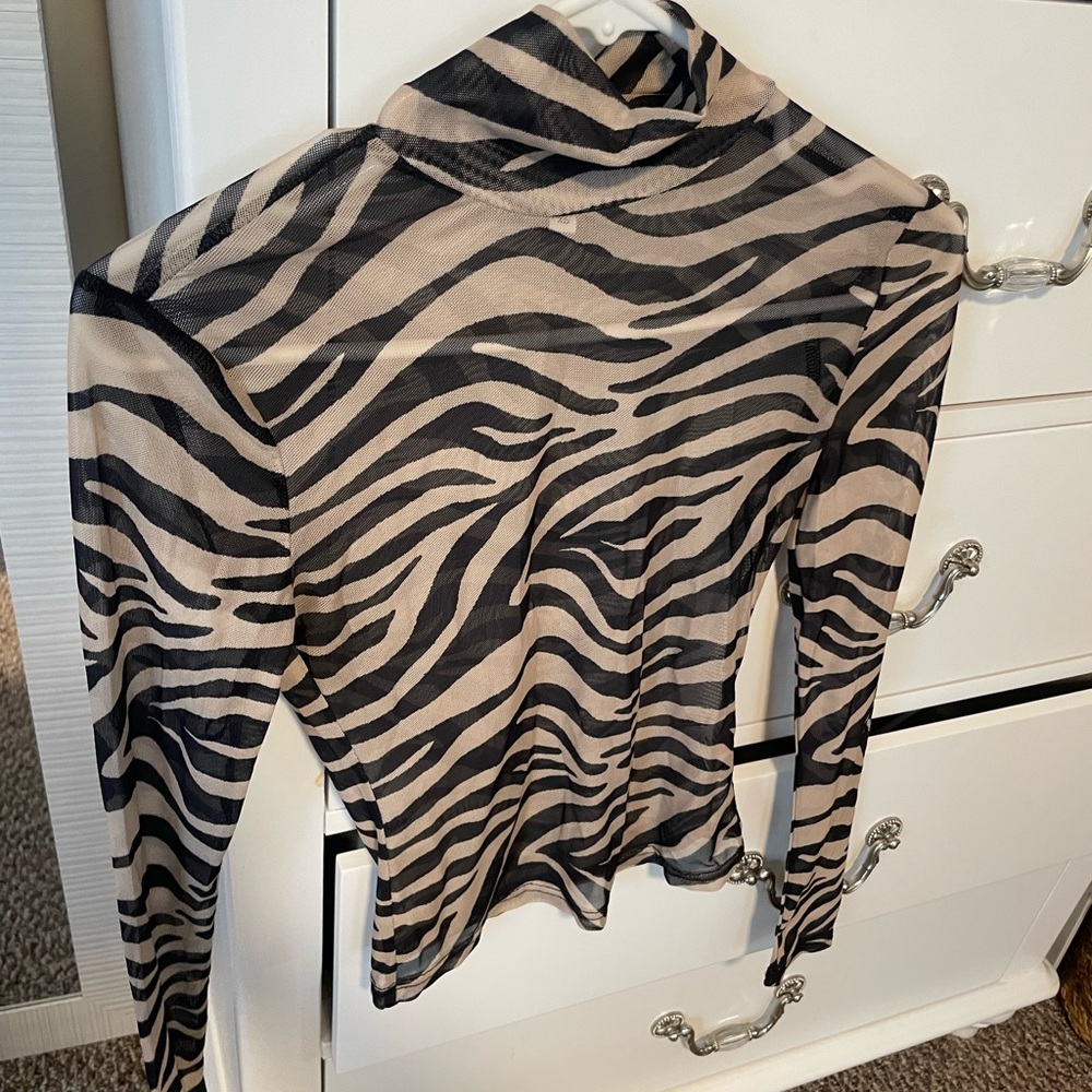 Superdown Black and Cream Zebra Print Top